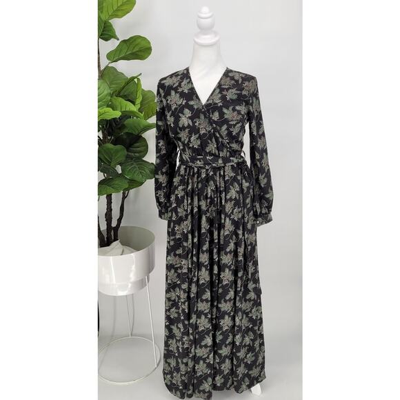 NWT Ivy City Womens Boho Whimsical Flowy Holly Berry Print Maxi Dress Size XS - Picture 2 of 9